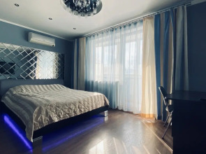 Апартаменты Стандартные с Балконом и Видом на Город на площади МОПРа