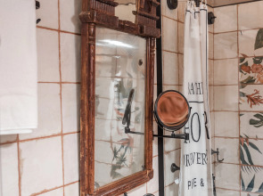 Апартаменты Дом у Реки loft Усадьба на Черниговской