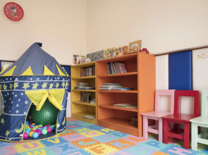 Отель Chom View