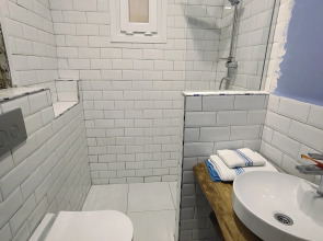 Апартаменты 2BR+2Bath entire apt with Balcony at central location