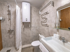 Апартаменты TopHouse на Авраменко 17, 4