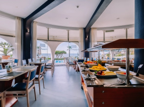 Апарт-Отель Grand Muthu Oura View Beach Club