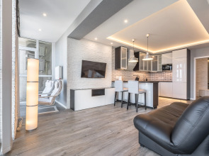 Апартаменты с панорамным видом: наслаждайтесь закатами в центре города рядом с ТРЦ «Галерея»