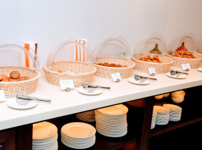 Holiday Inn Express Dubai Safa Park an IHG Hotel