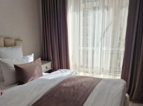 Квартира Flatirini с панорамными окнами в ЖК Весна