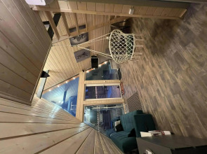 Частный дом Уютный у Реки с Чаном в Современном Стиле