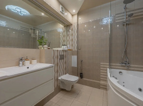 Квартира премиум класса с джакузи, сауной и панорамным видом