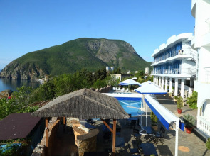 Отель Мажестик