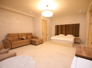 Отель Louvre Home