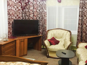 Отель Корона