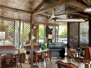 Отель Saloon Western