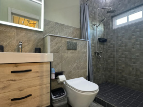 Частный дом коттедж у пристани в центре города