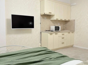 Апартаменты Студия возле Моря для Двоих на цокольном этаже