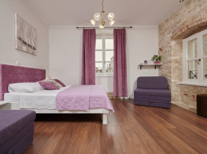 Palace Central Square