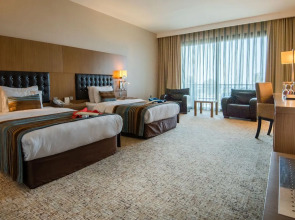 Отель Korineum Golf & Beach Resort