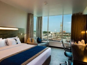 Holiday Inn Express Dubai Jumeirah an IHG Hotel