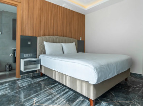 Laristone Suite Spa Hotel