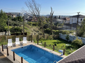 Вилла с бассейном и 5 мастер спальнями