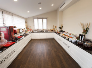 Курортный отель Sera Lake Resort