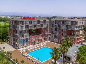 Laristone Suite Spa Hotel