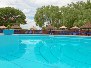 Отель Sheraton Kampala