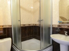 U Yudzhina Guest House