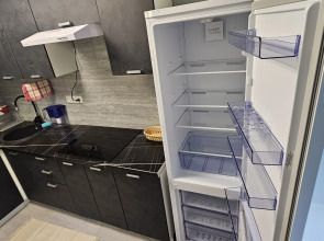 Квартира Двухкомнатная в тихом дворе с новым ремонтом и техникой