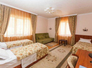 Отель Каприз