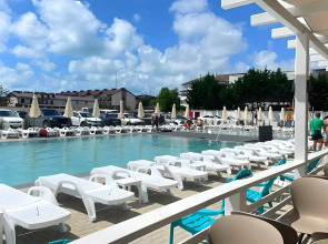 Апартаменты с бассейном