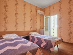 Гостевой дом Ореховый 13 Пляхо