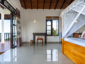 Курортный отель Ananthaya Beach