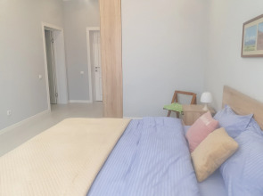 Апартаменты Личный комфорт в престижном районе: 2 полноценные спальни, 2 ванные комнаты