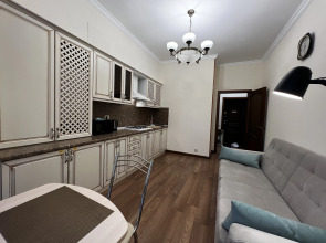 Апартаменты возле Парка на Аллее Строителей by Sutki26