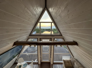 Частный дом Над Рекой с видом на Озеро