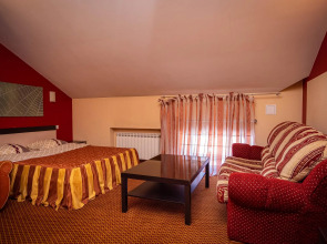 Отель Саврасовская