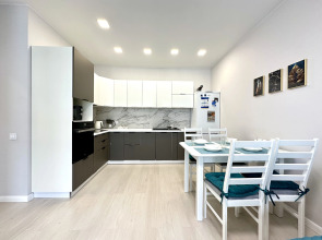 Апартаменты Люкс Аквамарин с дизайнерским ремонтом, для большой семьи