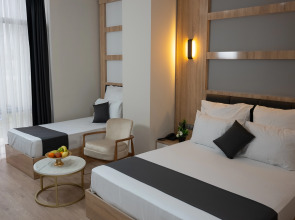 Отель Golden River By Continent Collection