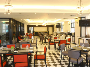 Отель Sanouva Danang