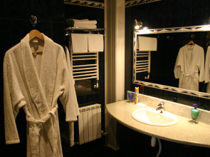 Отель Корона