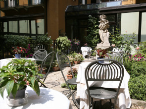 Отель Sanpi Milano