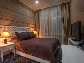 Отель Premier Old Gates