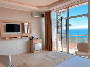 Отель Gurzuf Sunrise