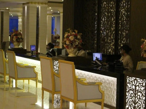 Отель The Grand Kandyan