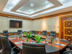 Отель Hulhule Island