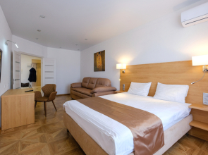 Апартаменты Петровские на Советской 90 (6)