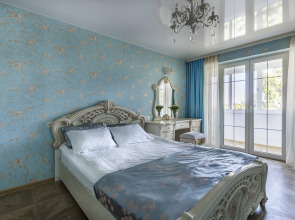 Апартаменты Саквояж с видом на Площадь Победы