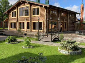 Дом с Бассейном