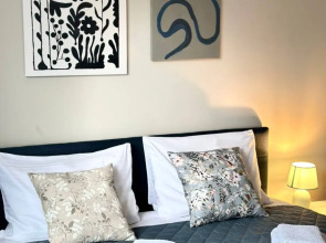 Апартаменты Студия на Романовской