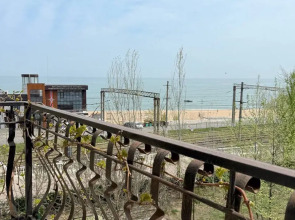 Апартаменты Сталинка на Первой Линии