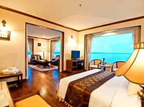 Champasak Grand Hotel